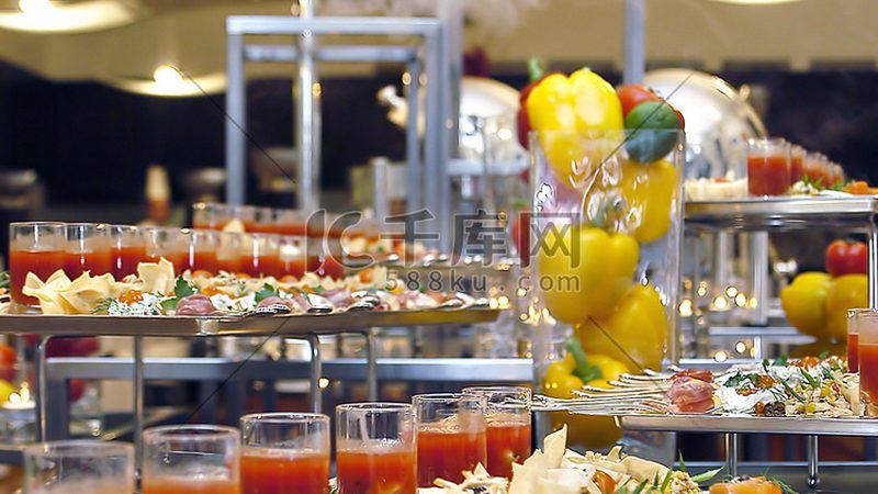 小标题：一、小餐饮采购平台的兴起背景