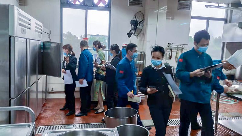 代工与自产：复合调味料企业的两条分岔路
